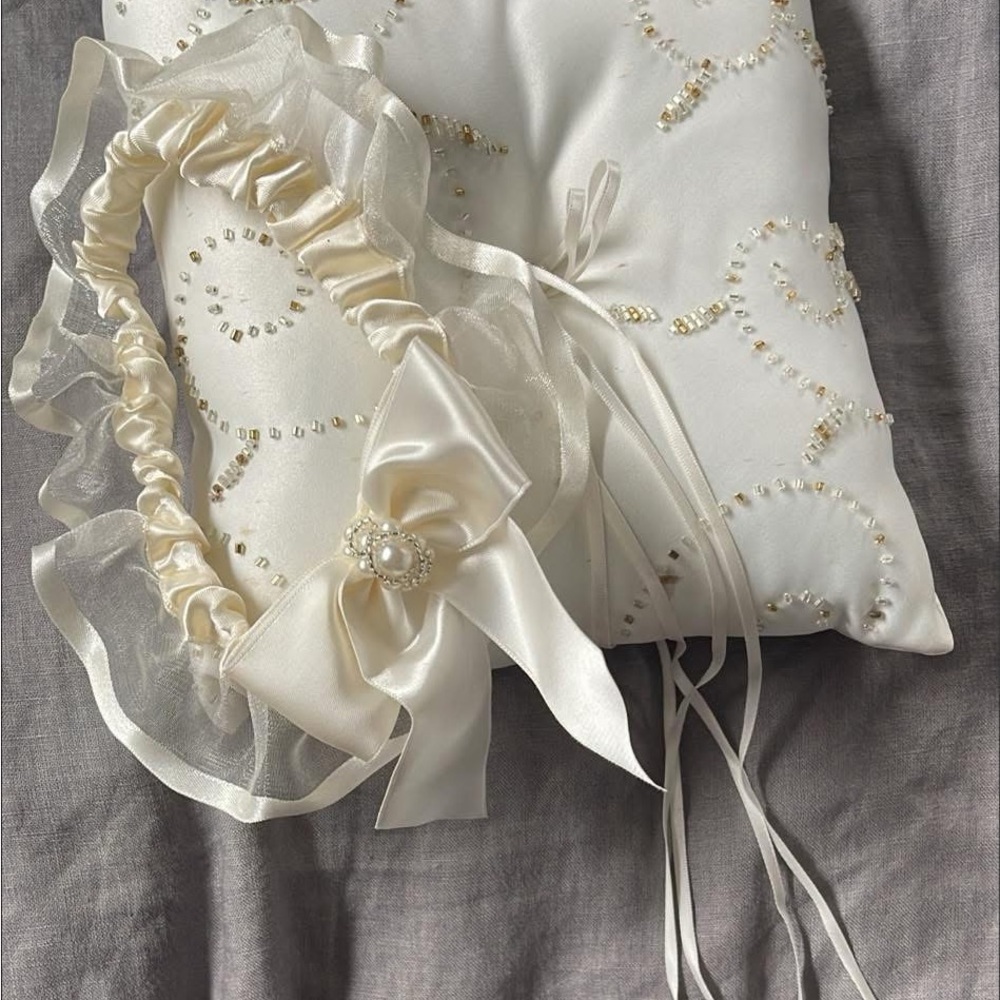Elegant Ivory Wedding Pillow and Garter Set